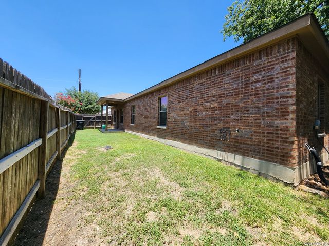 224 Anne Louise Dr # B, New Braunfels, TX 78130