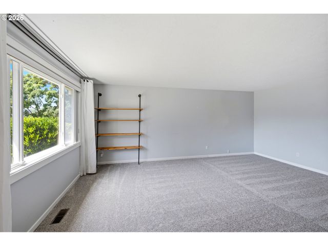 5655 Se COLONY Cir, Milwaukie, OR 97267