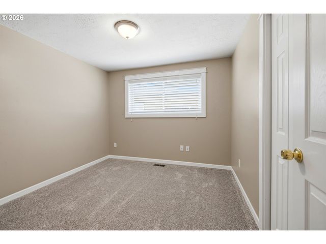 5655 Se COLONY Cir, Milwaukie, OR 97267