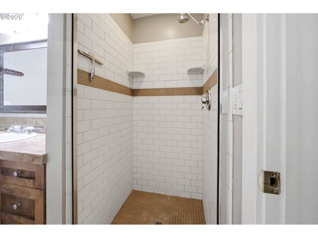 5655 Se COLONY Cir, Milwaukie, OR 97267