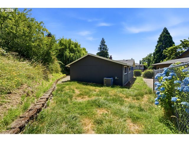 5655 Se COLONY Cir, Milwaukie, OR 97267