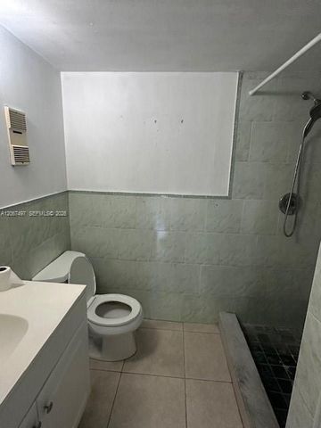 20725 NE 8th Court 106-11, Miami, FL 33179