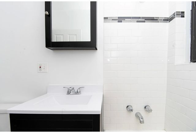 3345 N Marshfield Avenue 406, Chicago, IL 60657