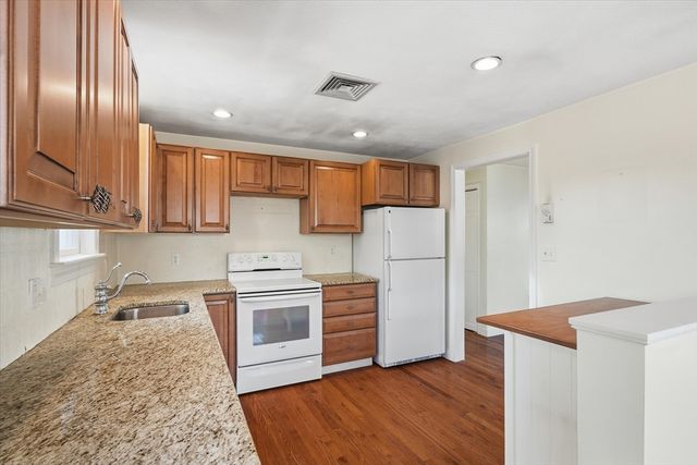 11 Larchmont Street, Lynn, MA 01904