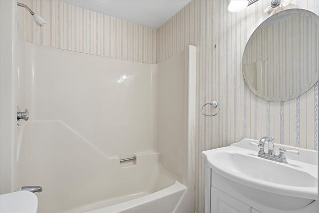 11 Larchmont Street, Lynn, MA 01904