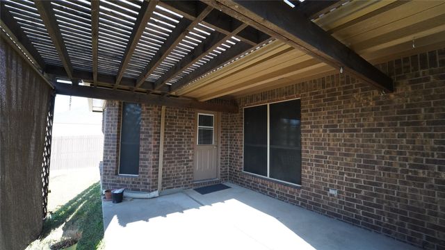 2212 Caroline Drive, Weatherford, TX 76087