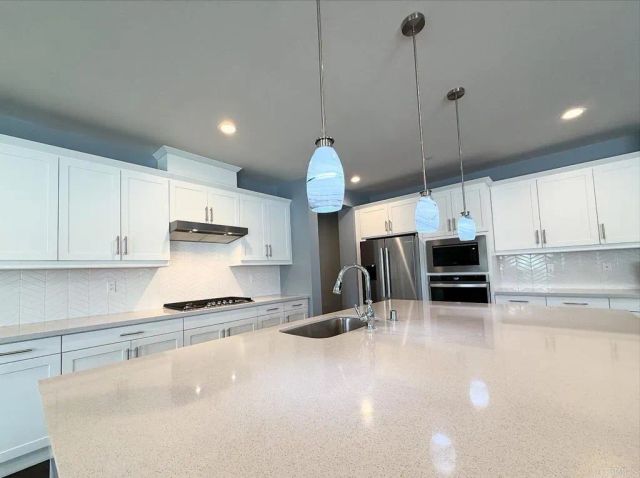 1564 Manzanita Hollows Lane, Vista, CA 92084