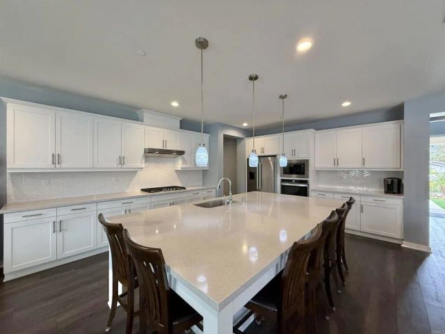 1564 Manzanita Hollows Lane, Vista, CA 92084