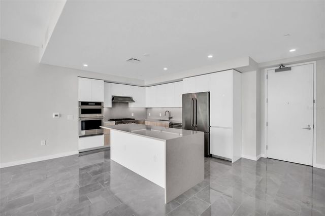 400 CENTRAL AVENUE 3002, St Petersburg, FL 33701