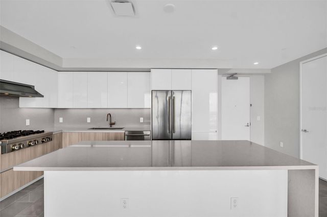 400 CENTRAL AVENUE 3002, St Petersburg, FL 33701
