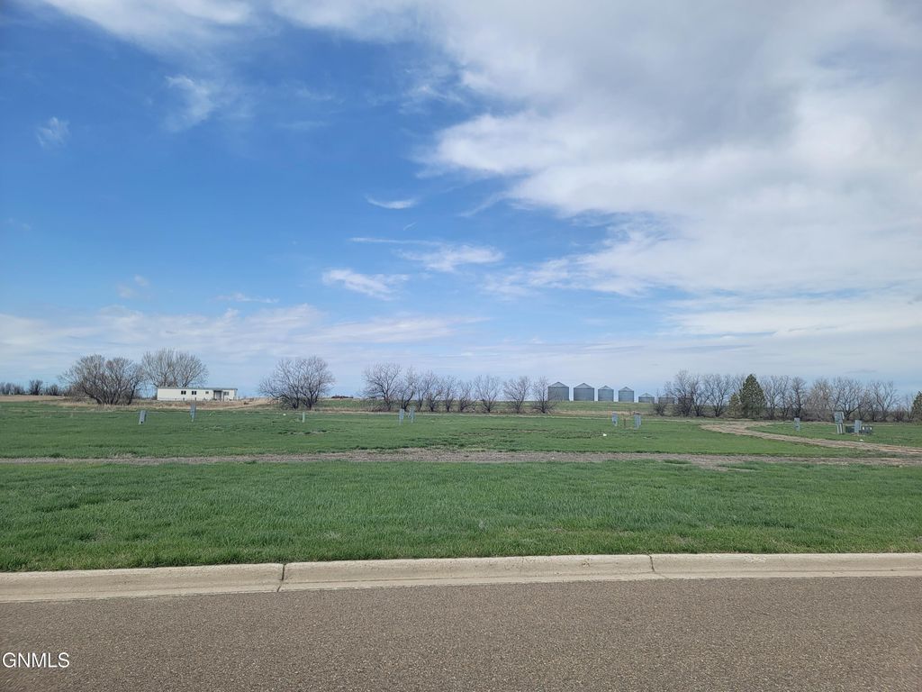 303 Hickman Street, Grenora, ND 58845