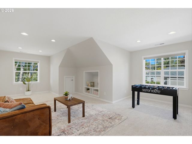 3390 CRESCENT Dr, West Linn, OR 97068