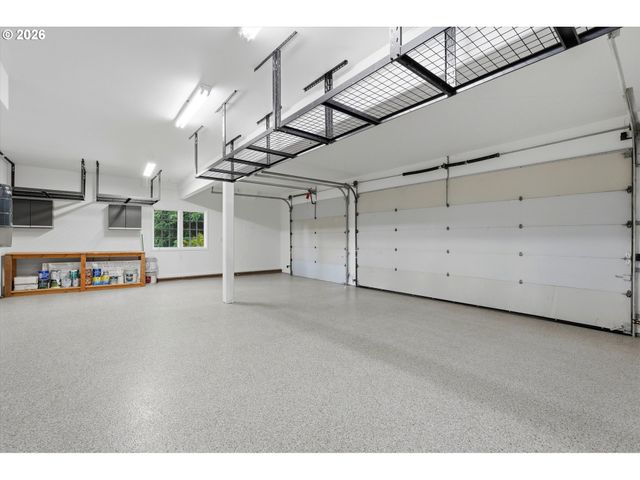 3390 CRESCENT Dr, West Linn, OR 97068