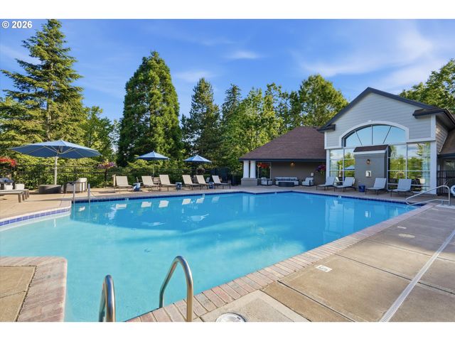 3390 CRESCENT Dr, West Linn, OR 97068