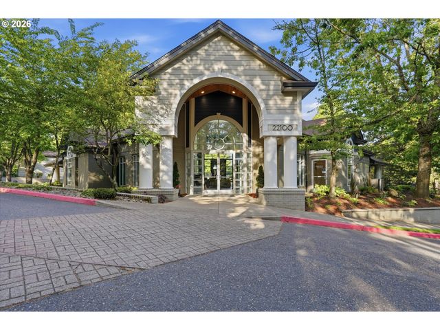 3390 CRESCENT Dr, West Linn, OR 97068
