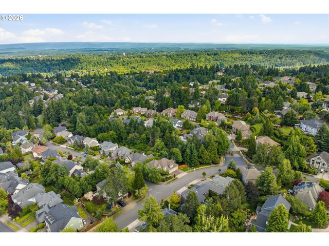 3390 CRESCENT Dr, West Linn, OR 97068