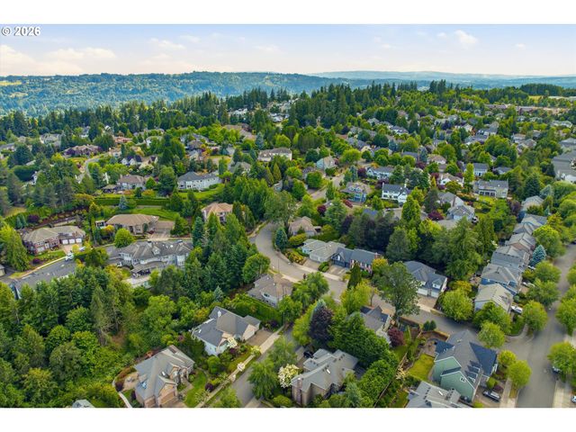 3390 CRESCENT Dr, West Linn, OR 97068