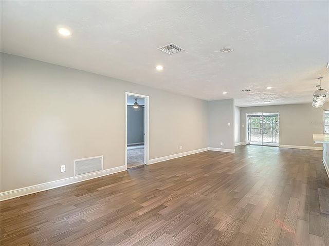 745 48TH AVENUE N, St Petersburg, FL 33703