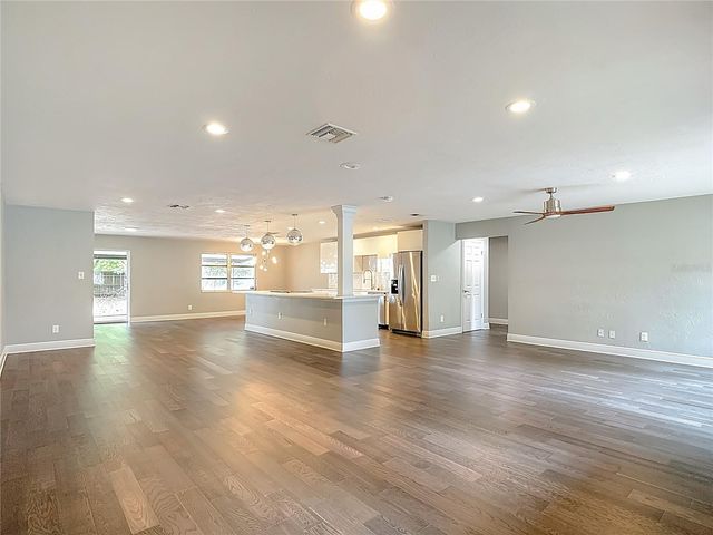 745 48TH AVENUE N, St Petersburg, FL 33703