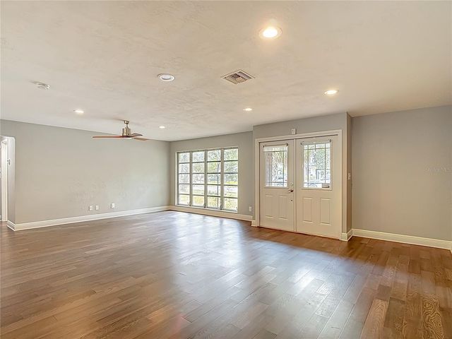 745 48TH AVENUE N, St Petersburg, FL 33703