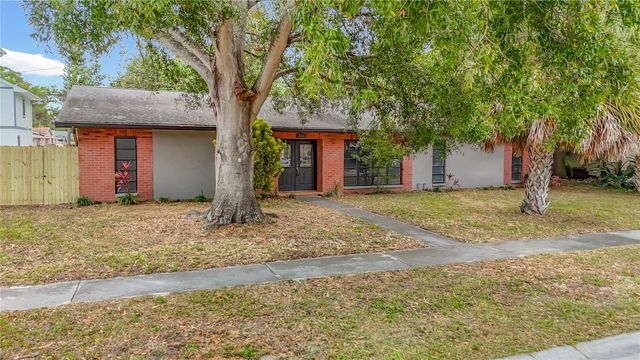 745 48TH AVENUE N, St Petersburg, FL 33703