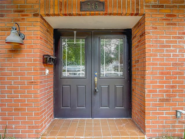 745 48TH AVENUE N, St Petersburg, FL 33703