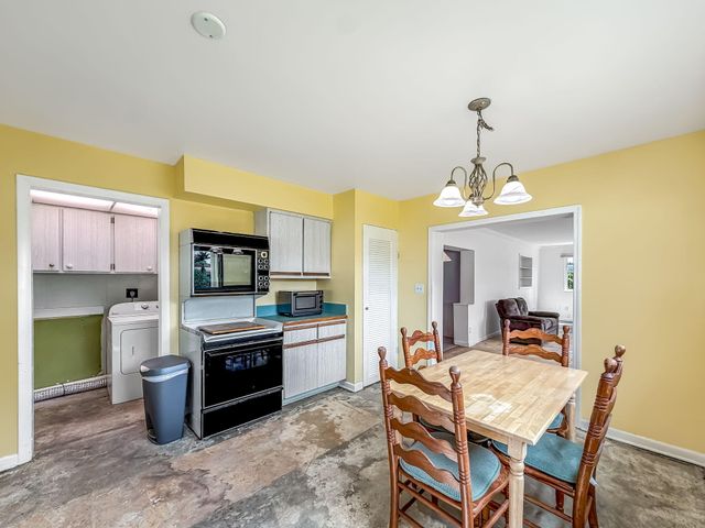 691 Snead Circle, West Palm Beach, FL 33413