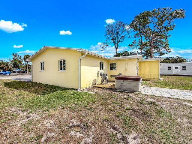 691 Snead Circle, West Palm Beach, FL 33413