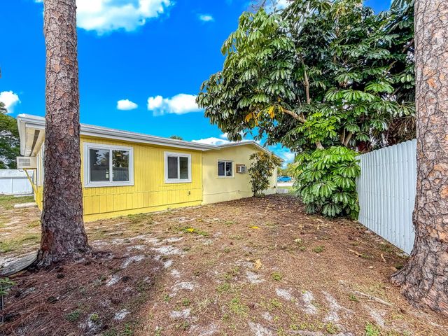 691 Snead Circle, West Palm Beach, FL 33413