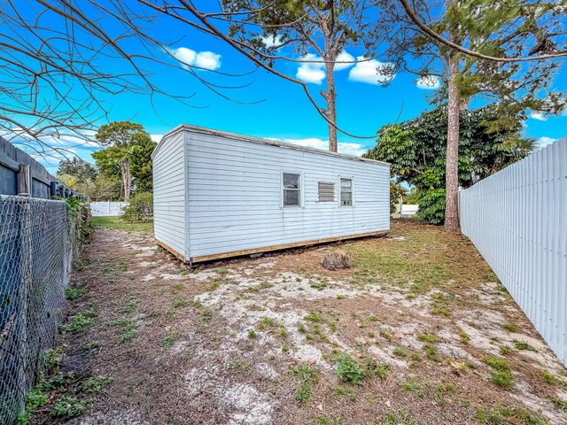 691 Snead Circle, West Palm Beach, FL 33413