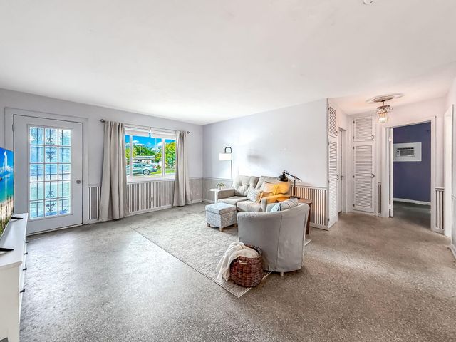 691 Snead Circle, West Palm Beach, FL 33413