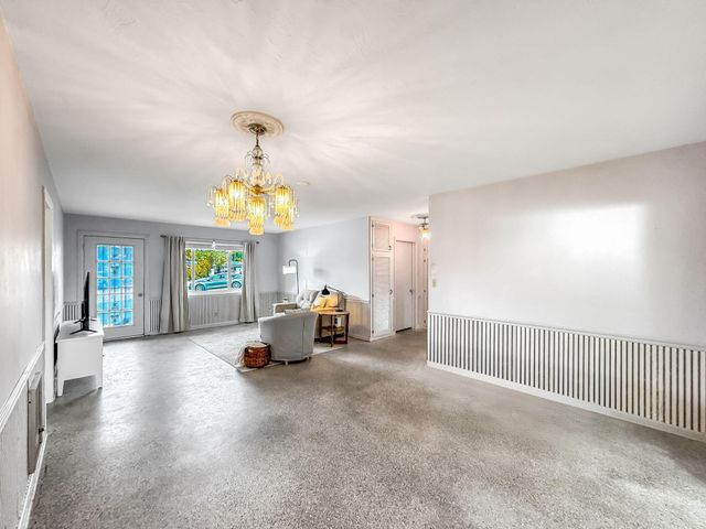 691 Snead Circle, West Palm Beach, FL 33413