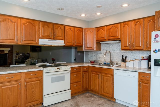 3653 Knollwood Drive, Beavercreek, OH 45432