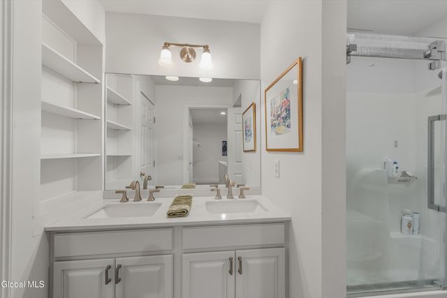 15 Thoroughbred Drive, Saratoga Springs, NY 12866