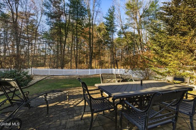 15 Thoroughbred Drive, Saratoga Springs, NY 12866