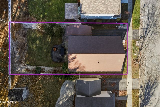 15 Thoroughbred Drive, Saratoga Springs, NY 12866