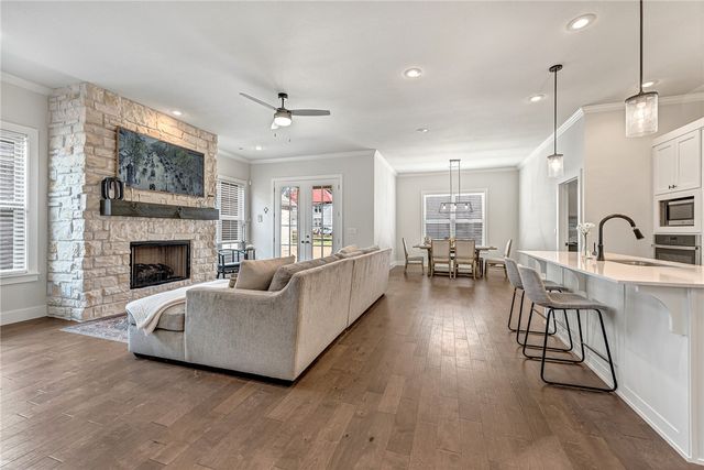2182 N Woodlark Lane, Fayetteville, AR 72704