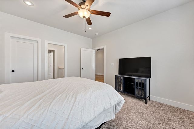2182 N Woodlark Lane, Fayetteville, AR 72704