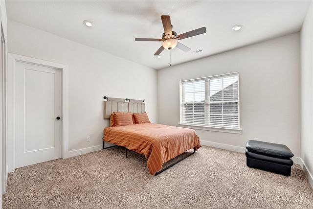 2182 N Woodlark Lane, Fayetteville, AR 72704