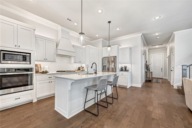 2182 N Woodlark Lane, Fayetteville, AR 72704
