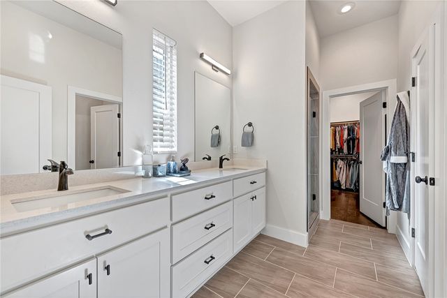 2182 N Woodlark Lane, Fayetteville, AR 72704