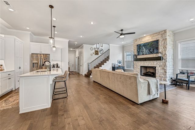 2182 N Woodlark Lane, Fayetteville, AR 72704