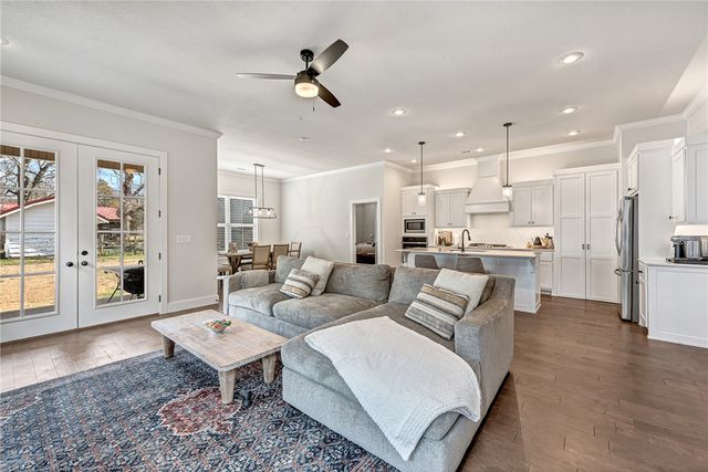 2182 N Woodlark Lane, Fayetteville, AR 72704