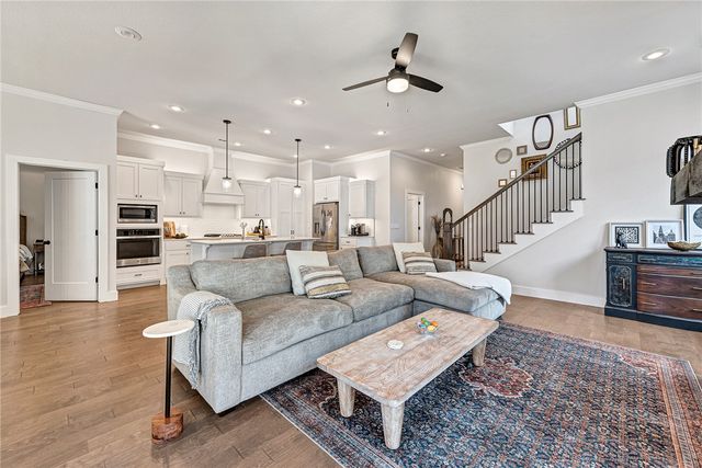2182 N Woodlark Lane, Fayetteville, AR 72704