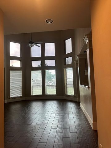 13915 Sawmill Run Lane, Houston, TX 77044