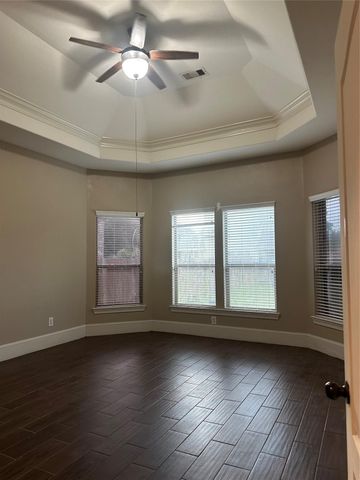 13915 Sawmill Run Lane, Houston, TX 77044