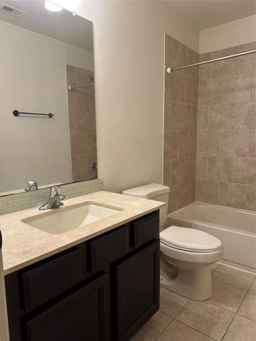 13915 Sawmill Run Lane, Houston, TX 77044