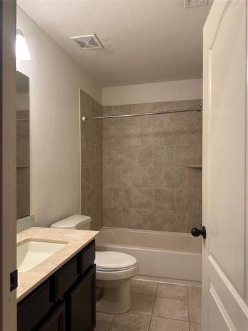 13915 Sawmill Run Lane, Houston, TX 77044