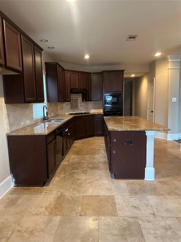 13915 Sawmill Run Lane, Houston, TX 77044