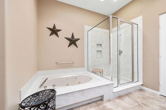 422 Desert Holly Drive, Palm Desert, CA 92211